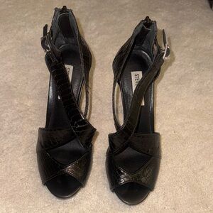 Steve Madden Black leather Peep-Toe Heels